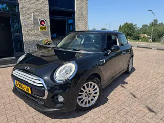 Mini 3-Deurs 1.5 Cooper Chili- nav- sportstoelen- NL auto