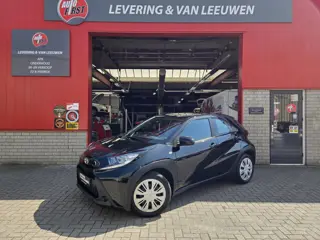 Toyota Aygo X 1.0 VVT-i MT play Achteruitrijcamera/ Airco/ Apple Carplay-Android auto/ Rijklaarprijs
