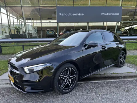 Mercedes-Benz A-Klasse 250 e Premium Plus AMG Leder bekleding Breedbeeld
