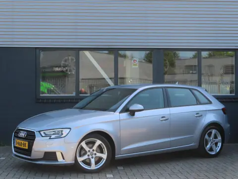 Audi A3 Sportback 1.5 TFSI CoD Sport | carplay | parkeersensoren | stoelverwarming