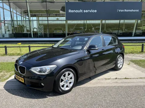 BMW 1-serie 116i EDE Executive 136PK / Meeneemprijs / Let op kras R.V. deur /