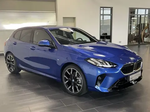 BMW 1-serie 120 M-SPORT ** LED, NAVI+, PANORAMA, 19-inch LMV, ACC, M-ONDERST, EL. A-KLEP ** 1e EIG -