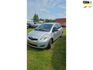 Toyota Yaris €2250,-1.0 VVTi Acces 5 Drs Aircondition