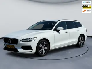 Volvo V60 2.0 B3 Momentum Advantage|Trekhaak|Carplay|Camera|