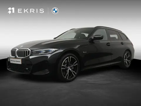 BMW 3-serie Touring 330e xDrive M sportpakket | Head up | Elektrische Stoelen | Panorama dak | Trekh