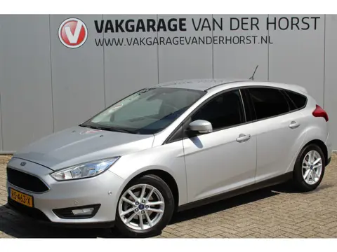 Ford Focus 1.0-125pk Titanium. Uiterst nette Ford Focus, slechts 54.000km ! Autm. airco dual, trekha