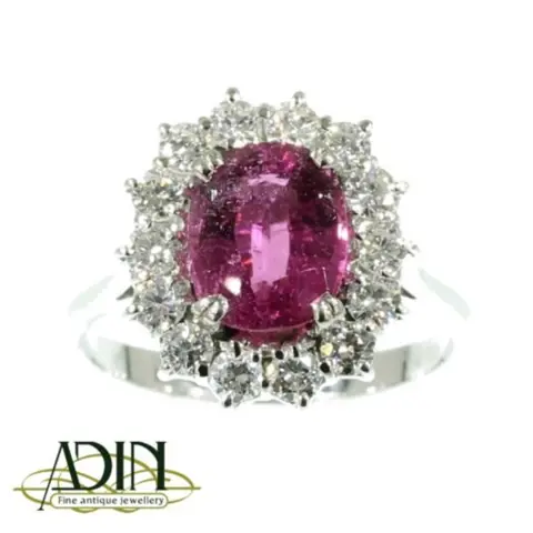 Vintage trouwring met sublieme diamanten.