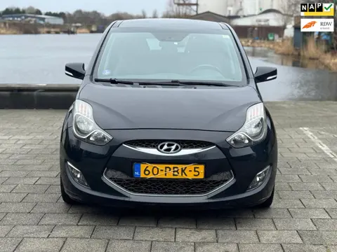 Hyundai Ix20 1.4i i-Catcher,1eigenaar/nieuweapk/panorama dak/aluminium velgen/cruise Controle/km.nap