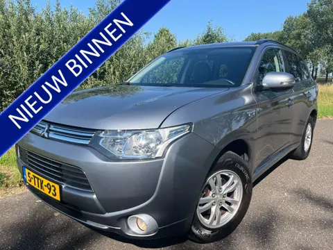 Mitsubishi Outlander 2.0 PHEV | Clima | Cruise | Navi | Bluetooth | Achteruitrijcamera
