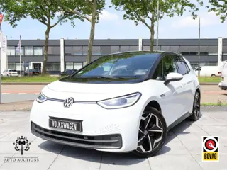 Volkswagen ID.3 Pure Panoramadak | Achteruitrijcamera | Keyless Go & Entry | IQ Light Matrix LED | S