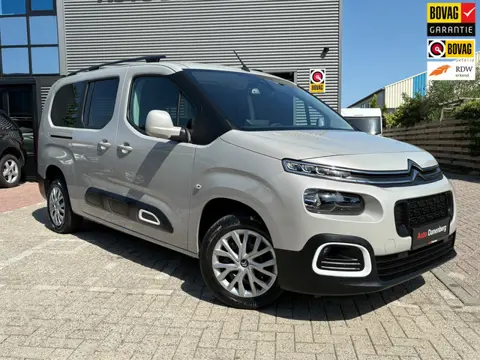 Citroen Berlingo XL 1.2 PureTech Shine 7p. AUTOMAAT,CAMERA,Car-play,Cruis,Clima,Stoelverwarming,Wein