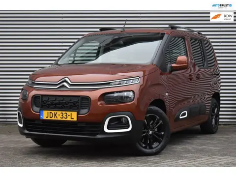 Citroen BERLINGO 1.2 PureTech Shine, Airco, Cruise, Navi, Camera, Trekhaak.