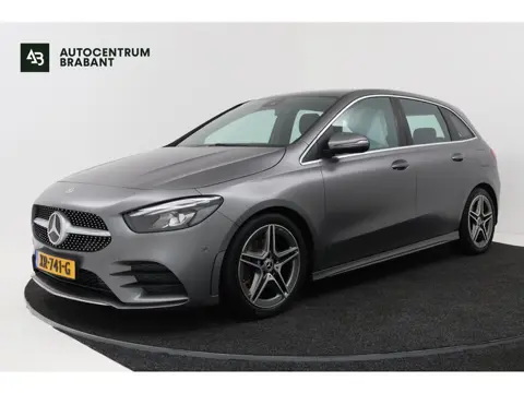 Mercedes-Benz B-klasse 180 Business Solution AMG (TREKHAAK WEGKLAPBAAR, CAMERA, STOELVERWARMING, LED