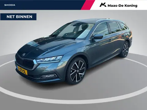 Skoda Octavia Combi 1.4 TSI iV 204pk DSG PHEV Business Edition · Panoramadak · Camera · Trekhaak · V