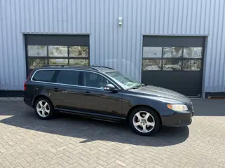 VOLVO V70 2.4 D5 Automaat  Vakantie klaar!