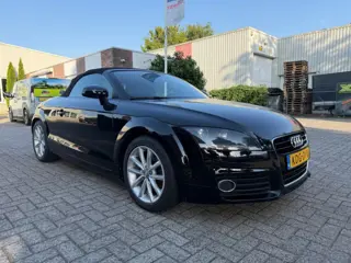 AUDI TT 