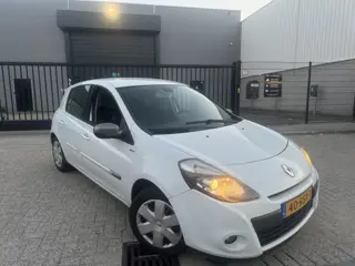 Renault Clio 1.5 dCi Night & Day Navi Clima Sensor Cruise Netjes