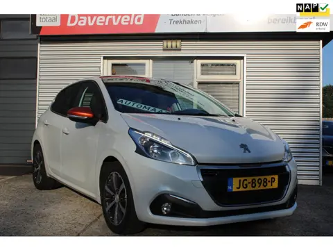 Peugeot 208 1.2 PureTech Roland Garros Automaat, nieuwe distributie-apk- beurt. vol opties zoals: na