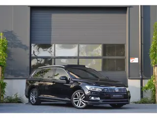 Volkswagen Passat Variant 1.4 TSI ACT Highline Business R NL auto | Panoramadak | Leer | Carplay