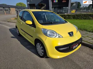 Peugeot 107 1.0-12V XR airco nieuwe apk