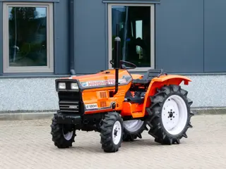 Hinomoto E1804 4wd / 1497 Draaiuren / Miditrekker