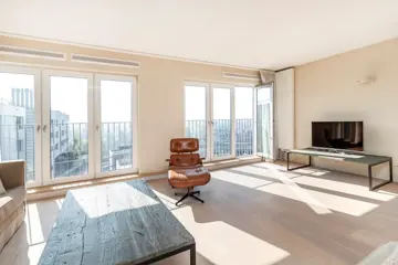 Woning aan de Westerdoksdijk te Amsterdam