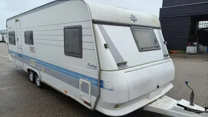 Hobby 610 enkele bedden 2000bj