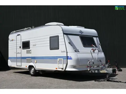 Hobby Excellent Easy 500 KMFe Stapelbed Mover Voortent Airco