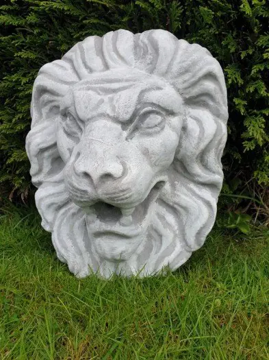 Waterspuwer ,fontein, leeuwenkop