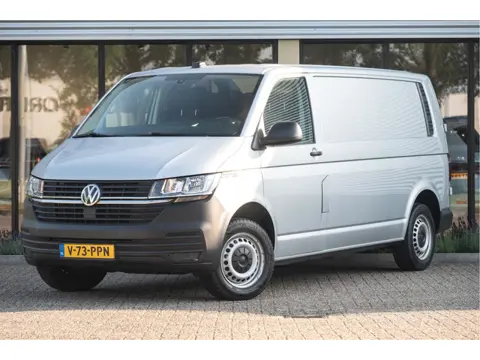 Volkswagen Transporter 2.0 TDI L2H1 32 Automaat | Adapt. Cruise | PDC | Betimmering |