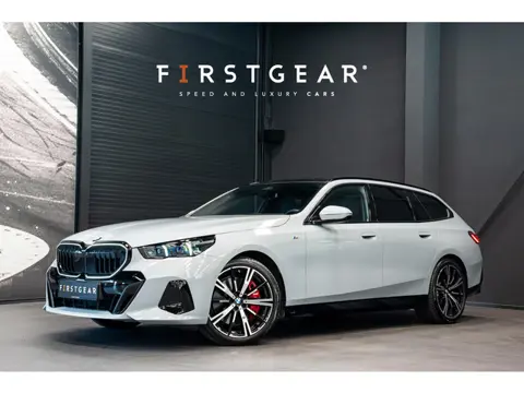BMW 5-serie Touring 540d xDrive *M-Sport Pro / Panorama / Harman-Kardon / HUD / Surround-view*