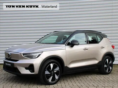 Volvo XC40 Single Motor Extended Range Plus Automaat / Trekhaak / All seasonbanden / Google Maps Nav