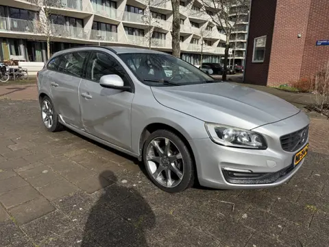 Volvo V60 2.0 D3 R-Design Euro 6 Cruise Climate