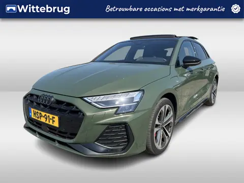 Audi A3 Sportback 45 TFSI e 272pk S edition Competition Automaat Panoramadak / Parking Plus / 18"LM 