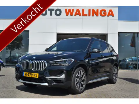 BMW X1 2.0 192 pk Autom. | Panoramdak | Trekhaak 1800kg | Leer | Head Up | Achteruitrijcamera | sDri