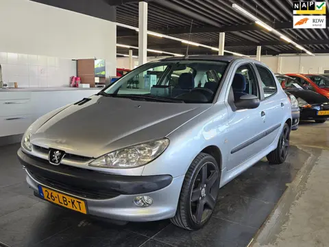Peugeot 206 1.4 XT/AUTOMAAT/CARPLAY/N.A.P/5-DEURS/