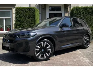 BMW iX3 High Executive 80 kWh PANO | ADAPTIVE | ACHTERUITKIJKCAMERA | MEMORY | CARPLAY | STOELVERWAR