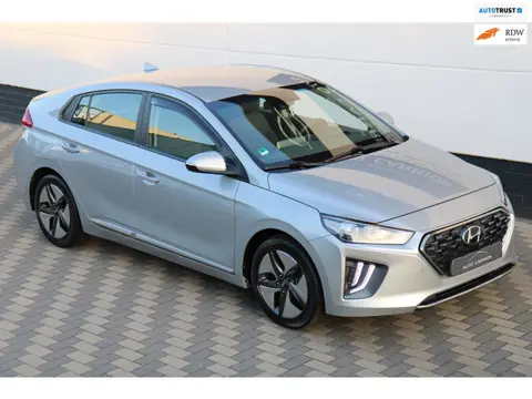 Hyundai IONIQ 1.6 GDi i-Motion - Plus CarPlay Camera ACC !!