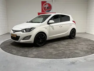 Hyundai i20 1.2i First Edition, Airco, Cruise, 16 inch LM all season, Isofix, Bkue tooth, Volledig o