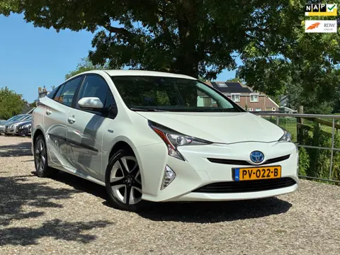 Toyota Prius 1.8 Dynamic | HUD + Stoel verw. + Clima + Cruise nu € 11.975,-!!!
