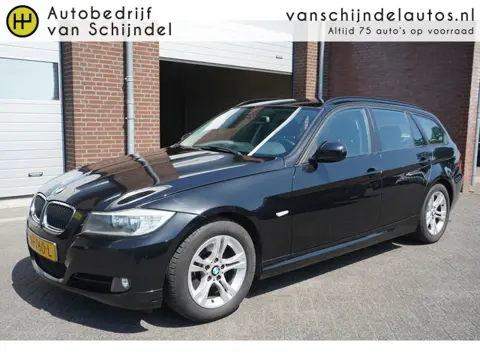 BMW 3 Serie Touring 318D 136PK BUSINESS LINE NIEUWE APK!! LET OP BIJ 239DKM NIEUWE MOTOR GEPLAATST N
