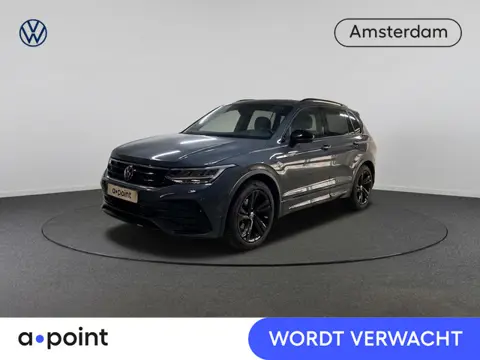 Volkswagen Tiguan 1.5 TSI R-Line 150 pk Automaat (DSG) | Navigatie | Parkeersensoren | Autom airco (