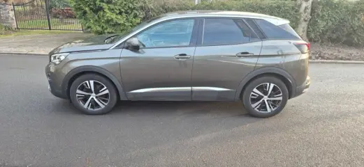 PEUGEOT 3008 1.2 Pure Tech *trekhaak*Navigatie*camera*