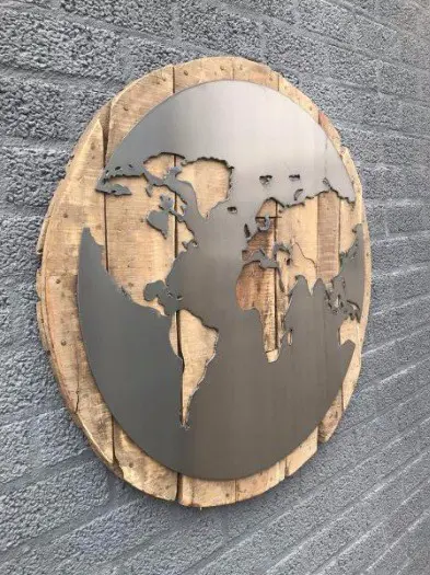 Muurdecoratie , de wereld , hout en metaal
