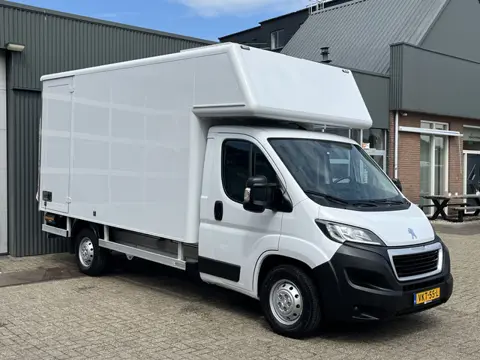 Peugeot Boxer 435 2.2 BlueHDi 165pk Bakwagen 750kg laadklep zijdeur Airco Telefoonverbinding Bluetoo