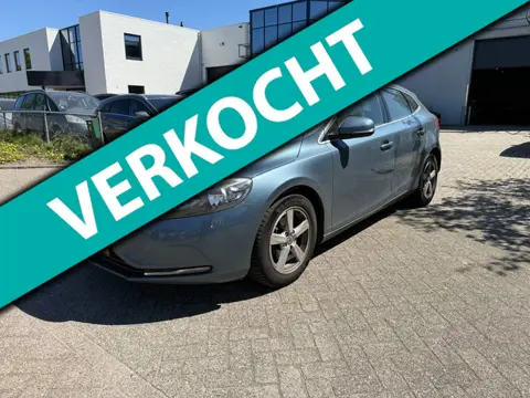 Volvo V40 1.6 D2 Momentum bj 2013 Leather Pano Navi Clima