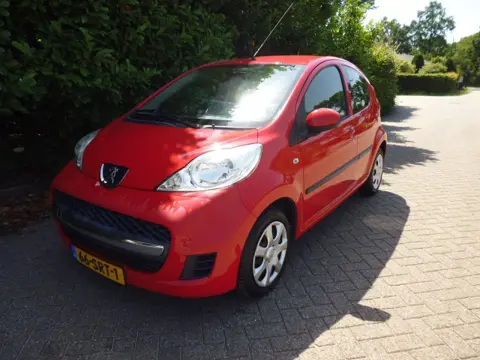 PEUGEOT 107 1.0-12v XS 5 DEURS ELEKTRA PAKKET TOERENTELLER AIRCO