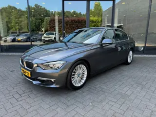 BMW 3-SERIE 320i Luxury,Xenon,NaviPro,Keyless,Stoelverw,Clima,Cruise,PDC,Dealer OH
