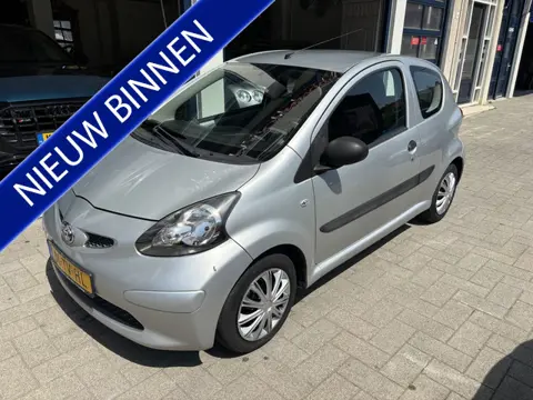Toyota Aygo 1.0-12V NW APK 06-2027 (bj 2007)