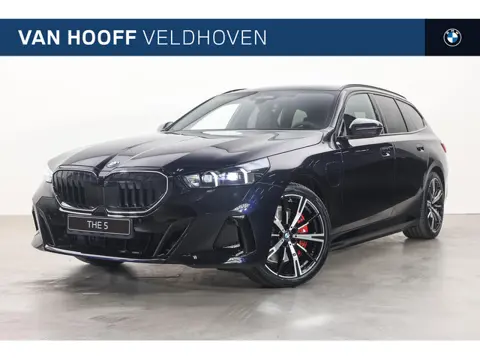 BMW 5 Serie Touring 550e xDrive M Sport Automaat / Panoramadak / Adaptief M Onderstel Professional /